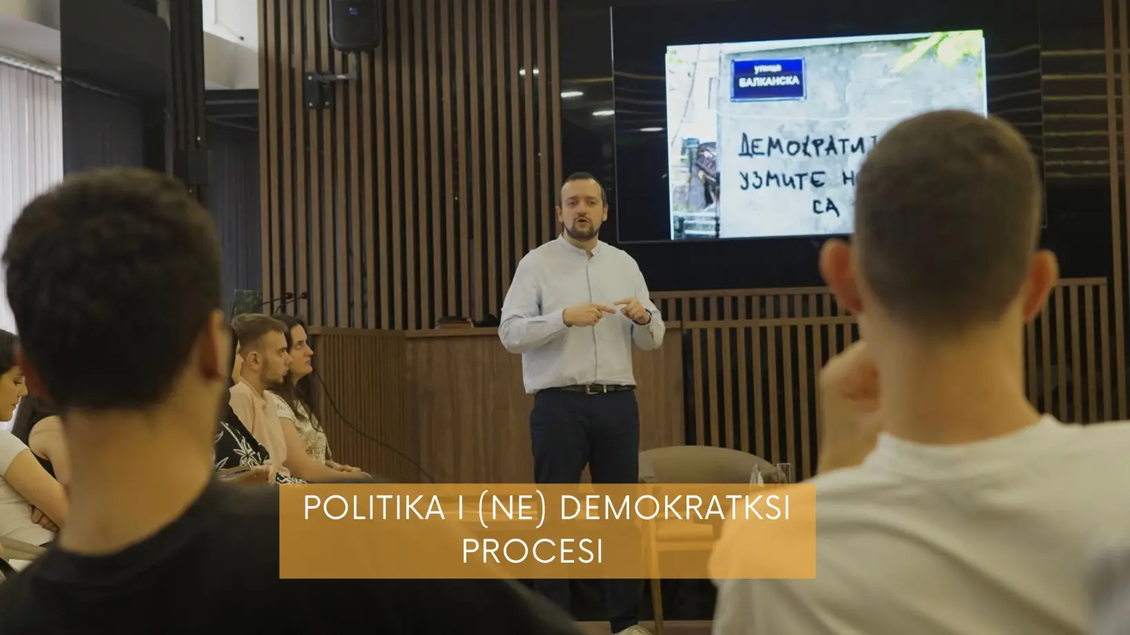 Politika i (ne)demokratski procesi