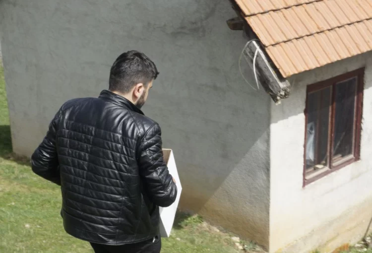 Podjela Mjesečnih Namirnica Po Selima Pešteri