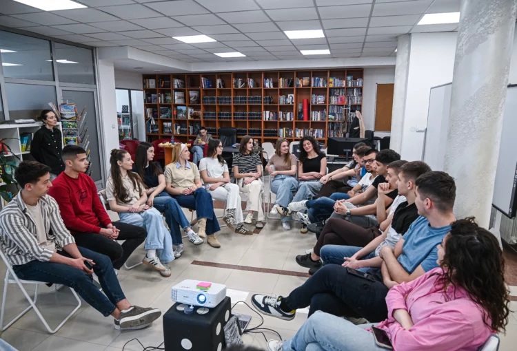 Mladi u ulozi „tajnih kupaca“: Youth Academy polaznici pripremaju se za aktivizam u zajednici